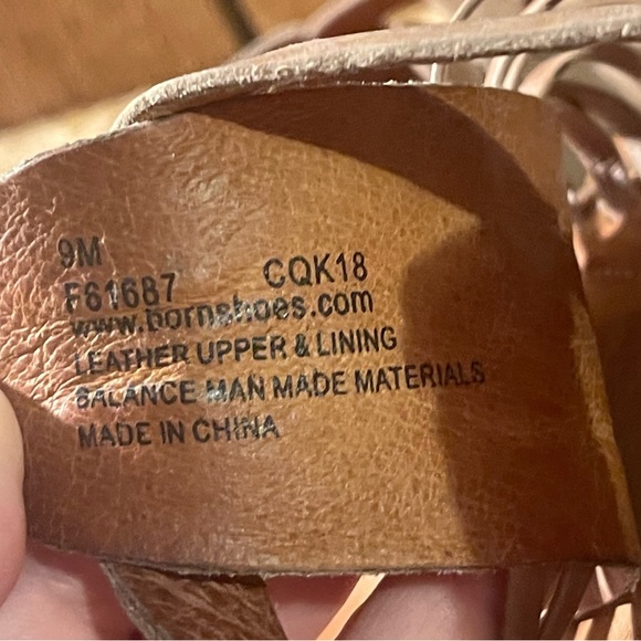 Born Strap Back Leather Upper and Lining Sandal Sz 9 M - Picture 7 of 7